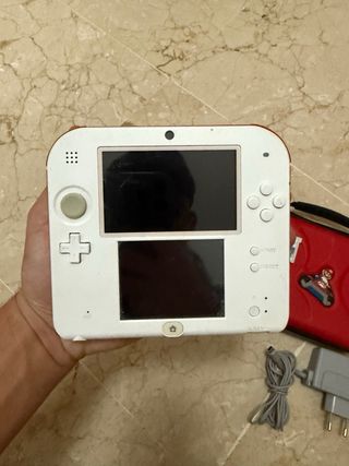 Nintendo 2DS Nero e Bianco + Accessori