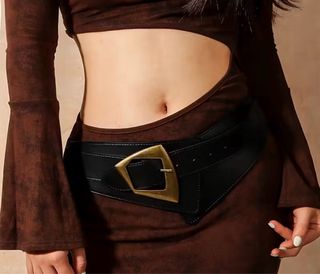 Cinturón ancho negro hebilla dorada