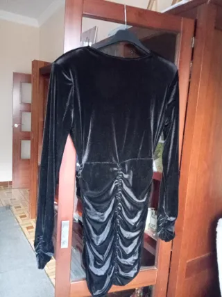 Vestido Terciopelo Negro Manga Larga