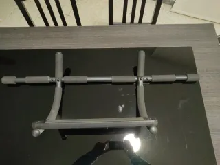 Barra de dominadas para puerta