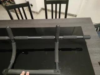 Barra de dominadas para puerta