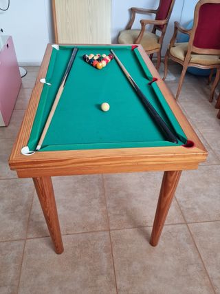 Mesa de billar de madera