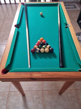 Mesa de billar de madera