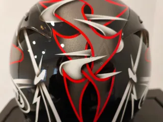 Casco Arai Talla M Rojo y Negro