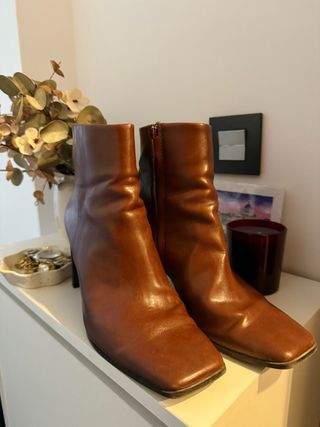 Botín marrón tacón cuadrado mango talla 39