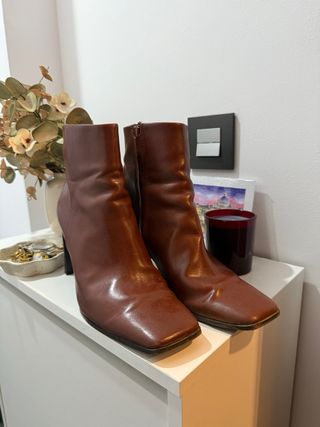Botín marrón tacón cuadrado mango talla 39