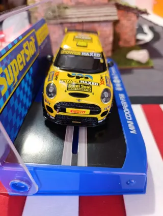Coche SuperSlot (Scalextric) Mini Cooper F56.