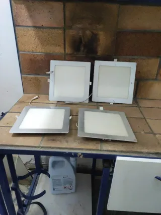 Focos LED Cuadrados (4 unidades)