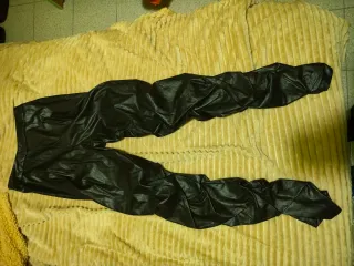 Pantaloni Shein pelle neri taglia M