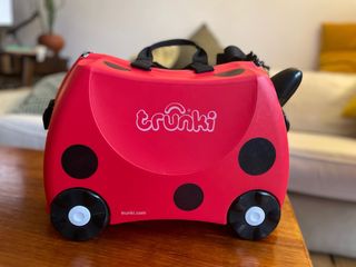 Maleta infantil Trunki roja con ruedas