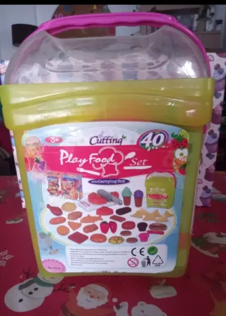 Caja con Comidas de juguete y Carrito de la Compra