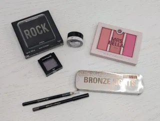 Paleta de sombras y coloretes BH Cosmetics