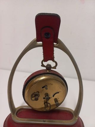 Orologio da tavolo vintage in pelle rossa