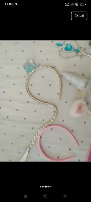 Fronte, elastico e giocattoli