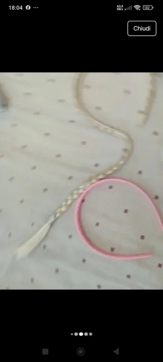 Fronte, elastico e giocattoli