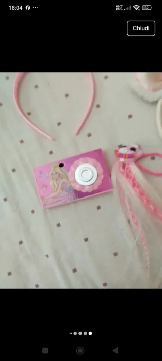 Fronte, elastico e giocattoli