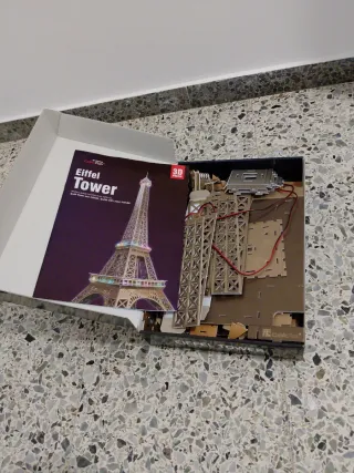 Puzzle 3D CubicFun Torre Eiffel LED