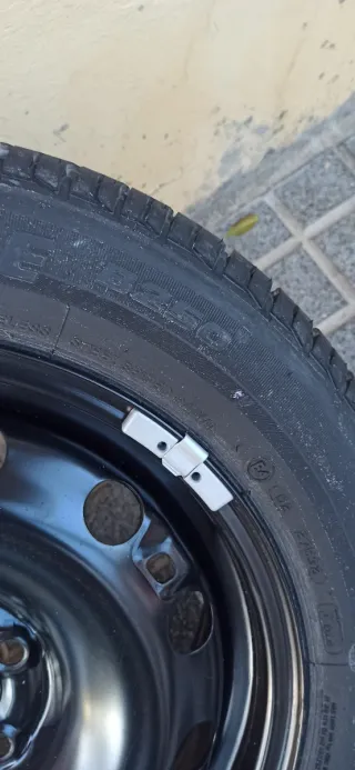 Rueda de repuesto Bridgestone 185/60R15 84H