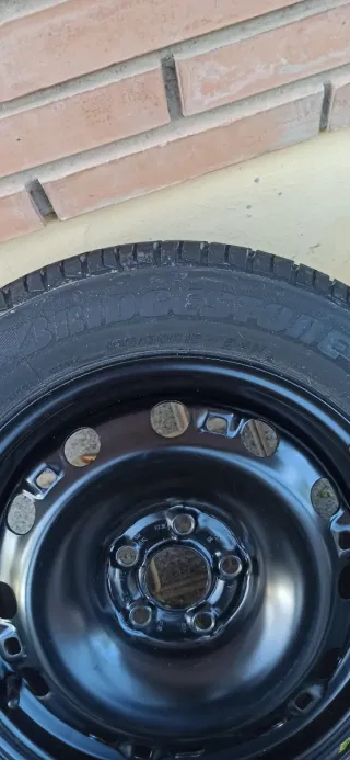 Rueda de repuesto Bridgestone 185/60R15 84H