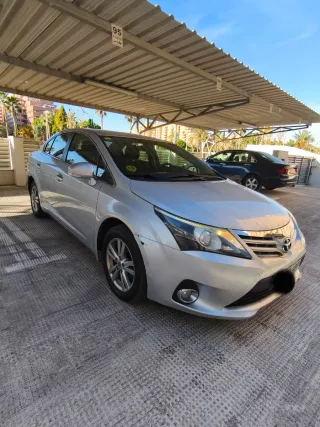 Toyota Avensis 2013