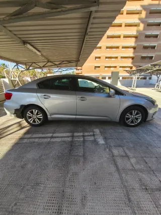 Toyota Avensis 2013