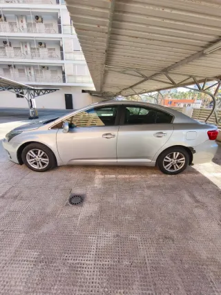 Toyota Avensis 2013