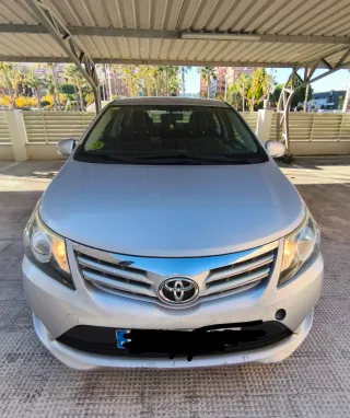 Toyota Avensis 2013