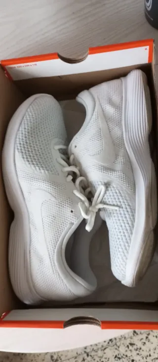 Nike Revolution 4 Blancas Talla 42