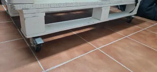 Mesa de centro de palets con cristal