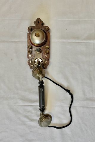 ANTIGUO TELÉFONO DE PARED L M ERICSSON