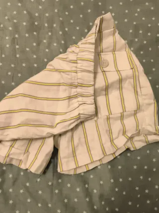 Pantalón corto a rayas beige y amarillo 11 a 12 añ