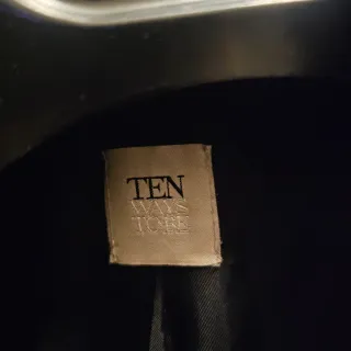 Cappotto donna nero con collo in pelliccia