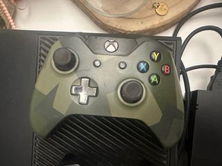 Xbox One + 2 Mandos + FIFA