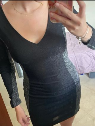 Vestido negro con brillos plateados