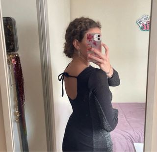 Vestido negro con brillos plateados
