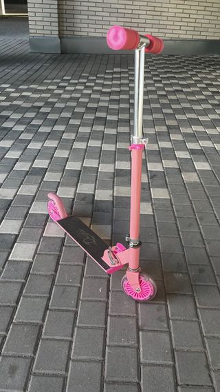 Patinete infantil rosa luces en ruedas