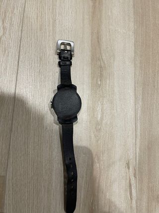 Reloj de pulsera plateado y marrón