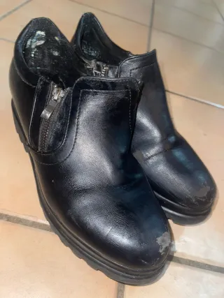 Stivaletti neri donna con zip