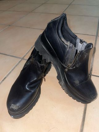 Stivaletti neri donna con zip