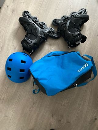 Patines en línea negros talla 40 + bolsa y casco