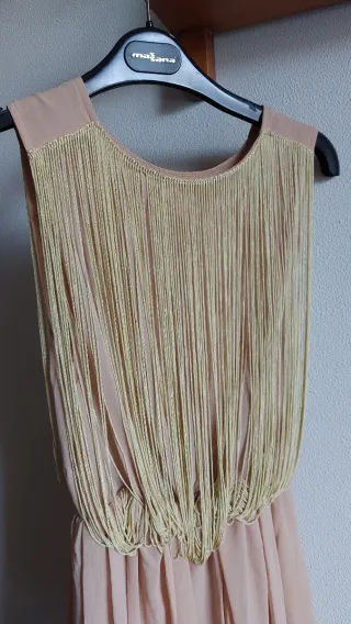 Vestido Stradivarius beige con flecos