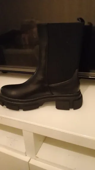 Stivali Chelsea a piattaforma da donna neri