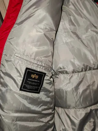 Chaqueta Alpha Industries Puffer Roja