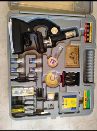 Microscopio Micro-Science con accesorios