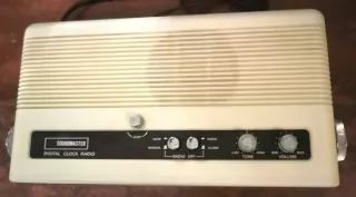 Radio sveglia Soundmaster a cartellini