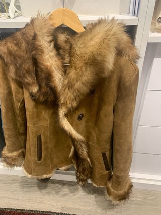 Chaquetón piel ovino beige y marrón