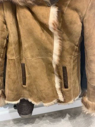 Chaquetón piel ovino beige y marrón