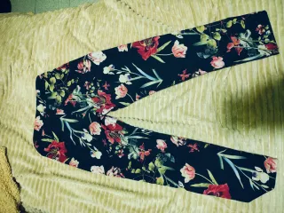 Pantaloni donna fantasia floreale taglia S