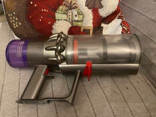 Dyson V11 Aspirapolvere con pulsante rosso