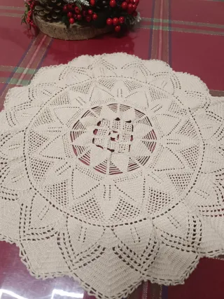 Centrotavola merletto cotone 43x43cm fatto a mano